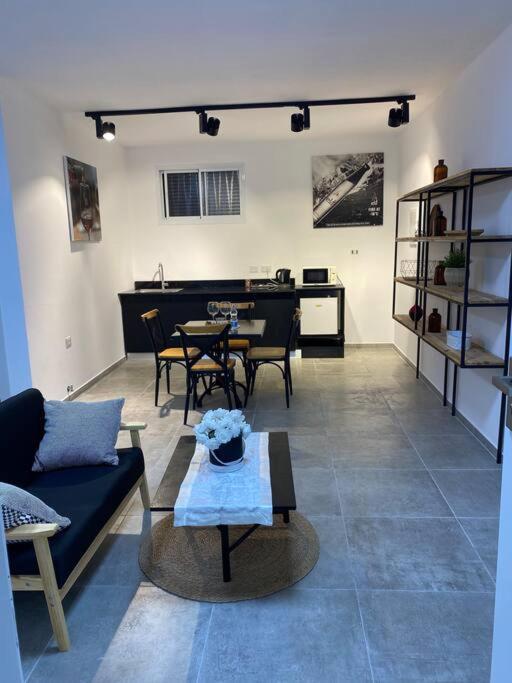 הדירה בדובדבן - The Apartment In Dovdvan ทิเบเรียส ภายนอก รูปภาพ